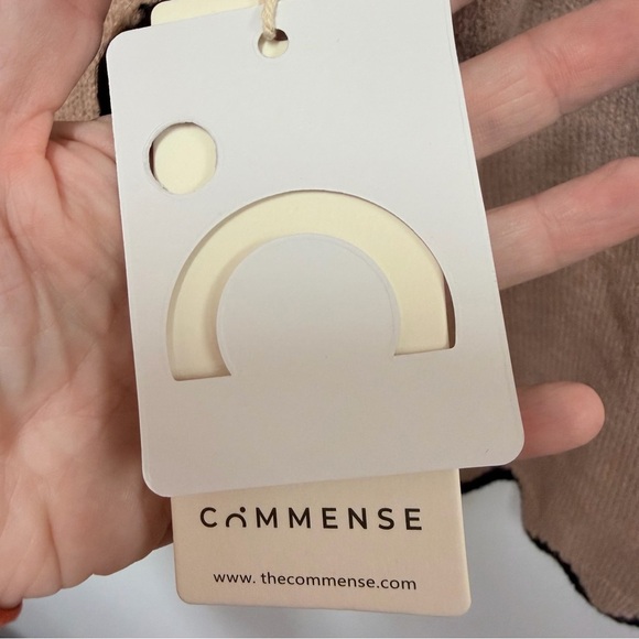 NWT Commense Contrast Wave Bow Sweater Cropped Tan and Black size medium - Picture 6 of 13